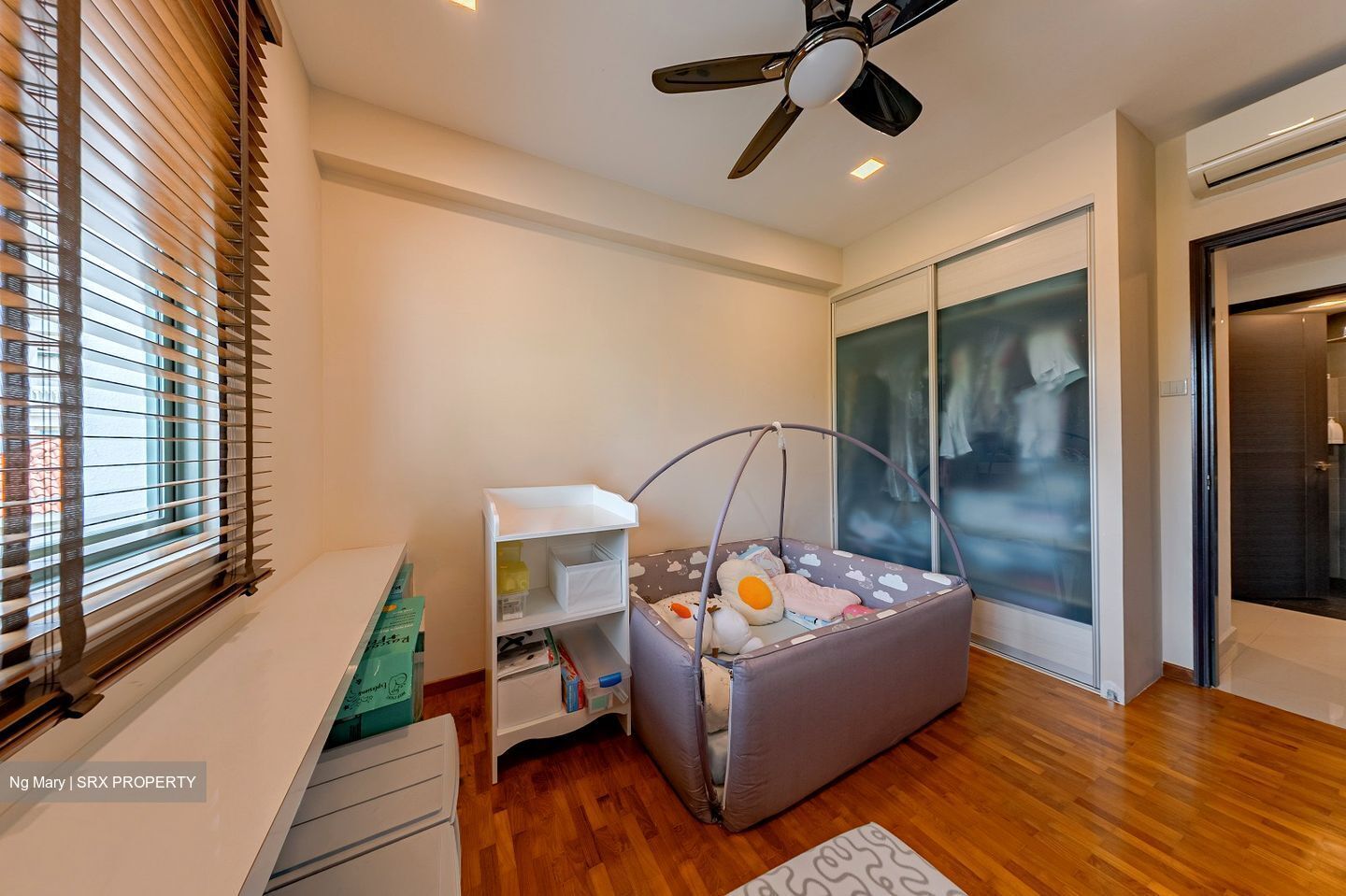 Stratford Court (D16), Condominium #561383061